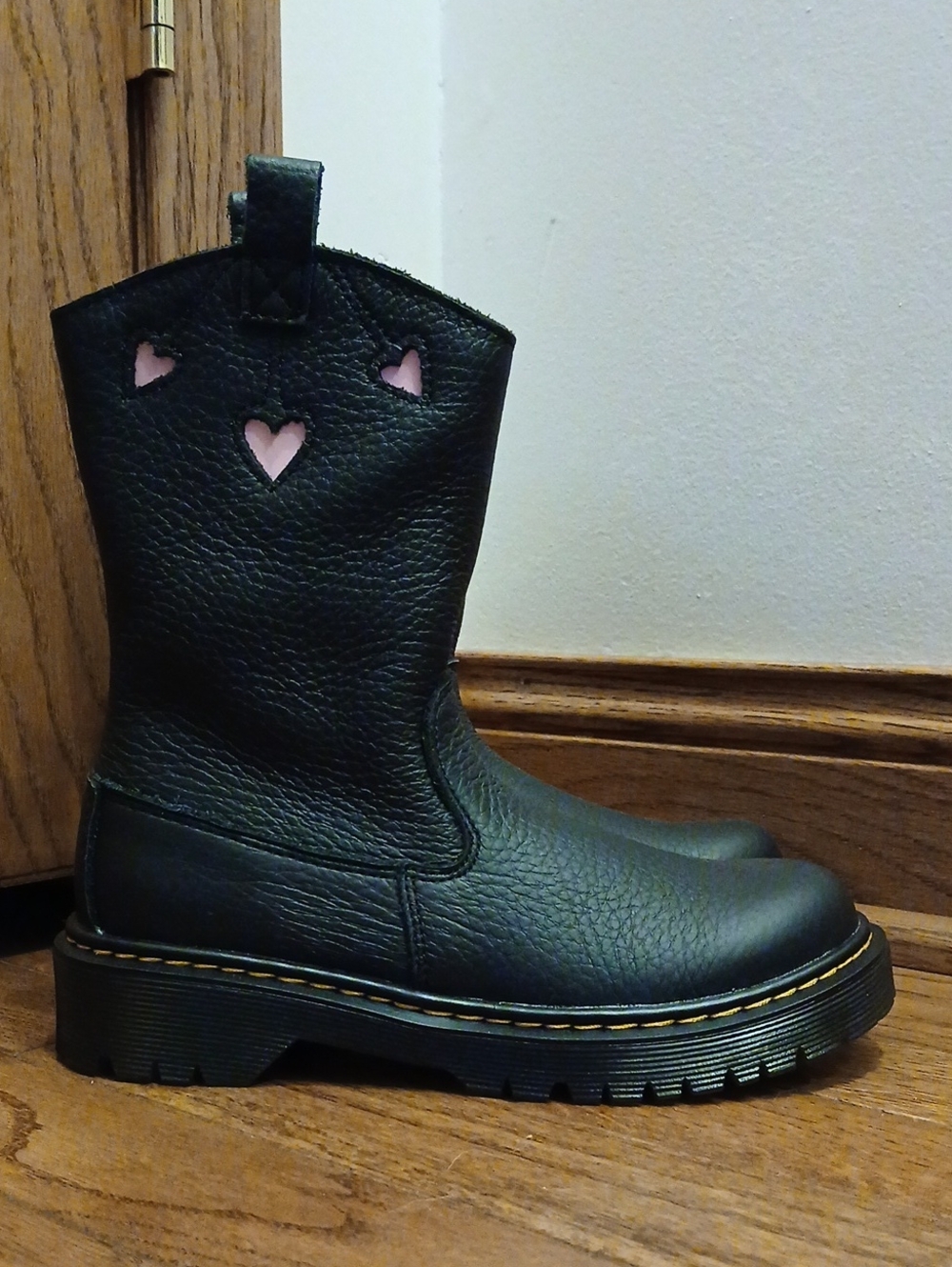 Dr. Martens Girls Zip Up Bex Heart Boots. Size 2 Translucent Sole